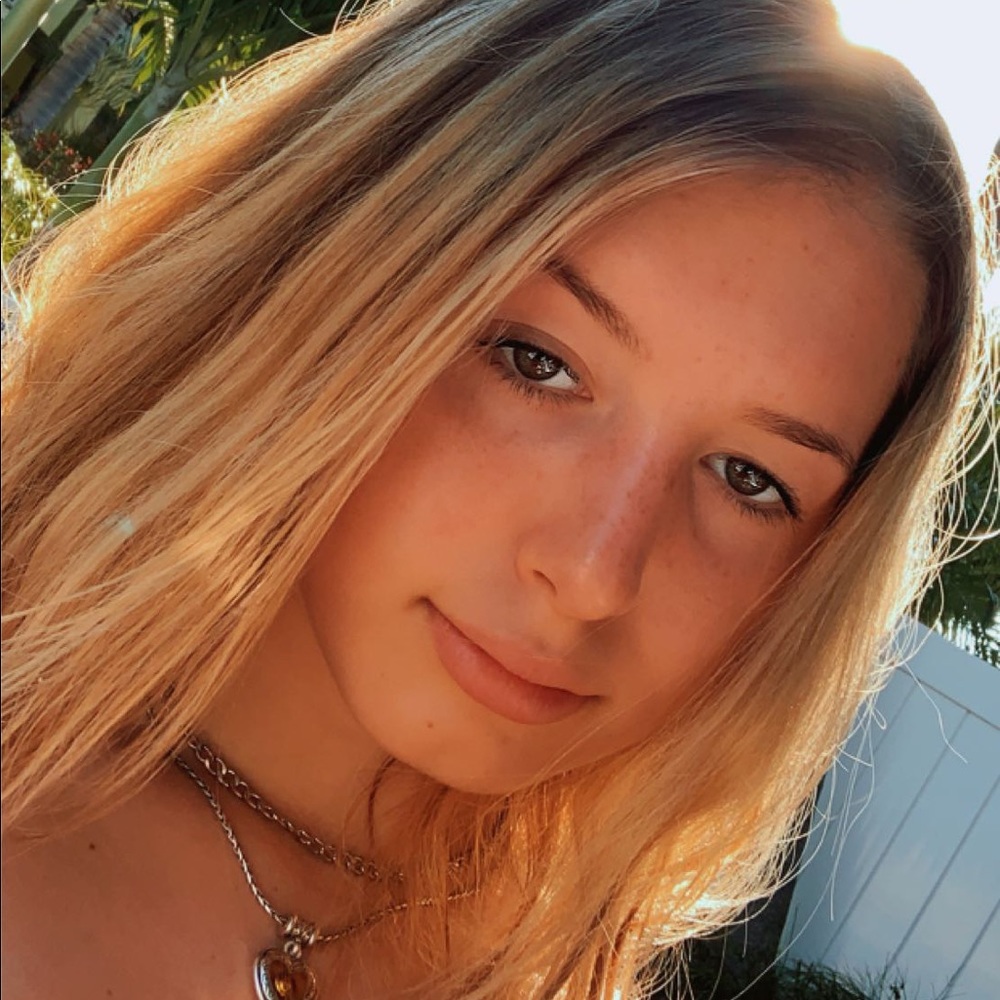 Meet your Posher, Brooke